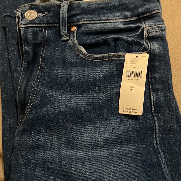 Paige
Colette Crop Flare Jeans brand new. - Picture 5 of 6